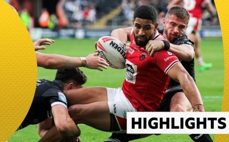 Salford thump Hull FC to clinch play-off spot