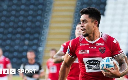 Salford clinch play-off spot to send Hull FC bottom